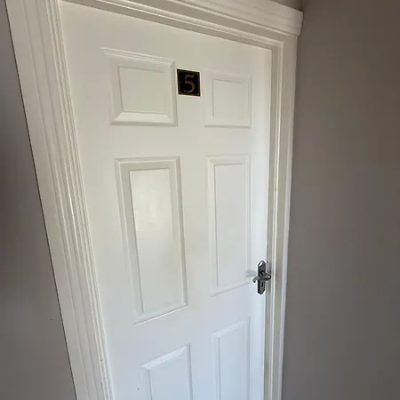 Cosy En-suite Double South 5 *